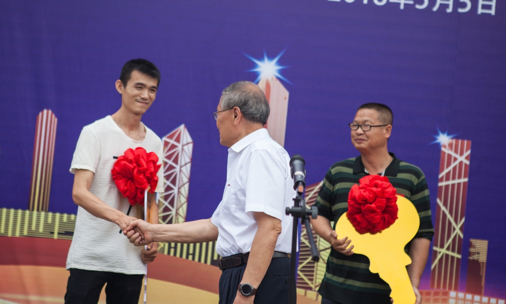 民族挖掘机品牌先导者，银河集团9873cm智能“城镇建设利器”SWE80E9庆幸上市