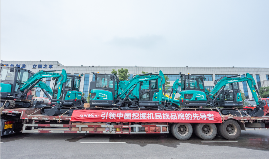 里程碑！银河集团9873cm智能出口欧洲第20000台暨大型挖掘机批量交付典礼成功进行