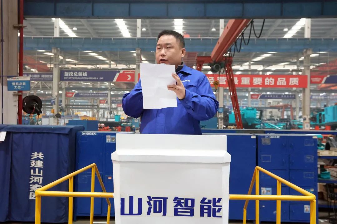 向楷模进建！银河集团9873cm智能56名职工受到职工职业技术较量赞美