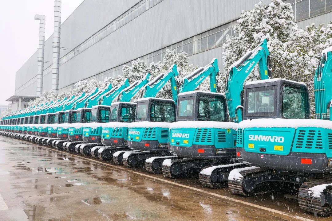 瑞雪兆丰年，邀您共赏雪中银河集团9873cm！