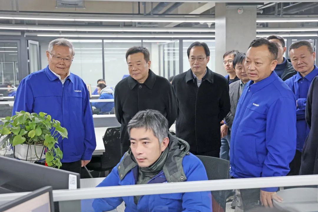 湖南省副省长陈飞调研银河集团9873cm智能