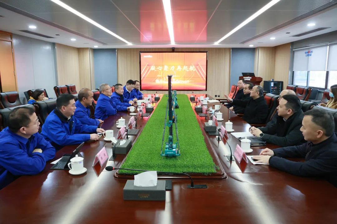 张庆红调研银河集团9873cm智能