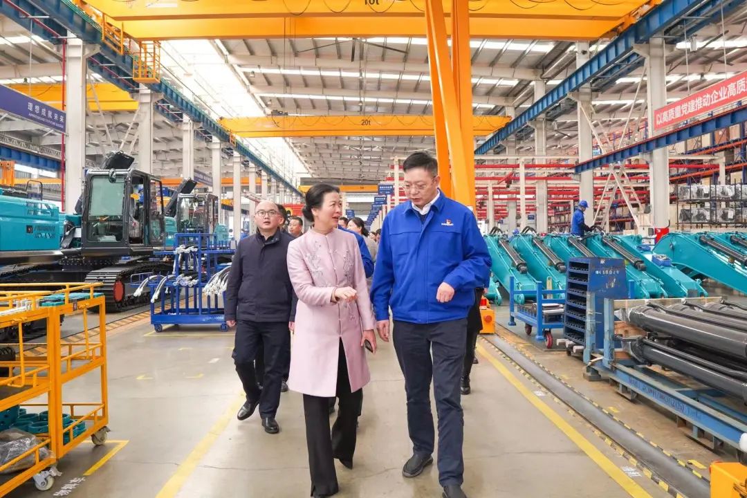 长沙市总工会、长沙经开区总工会一行调研银河集团9873cm智能