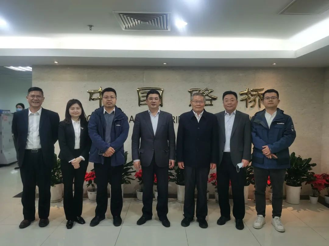 探求合作新模式！何清华带队赴中国路桥造访互换
