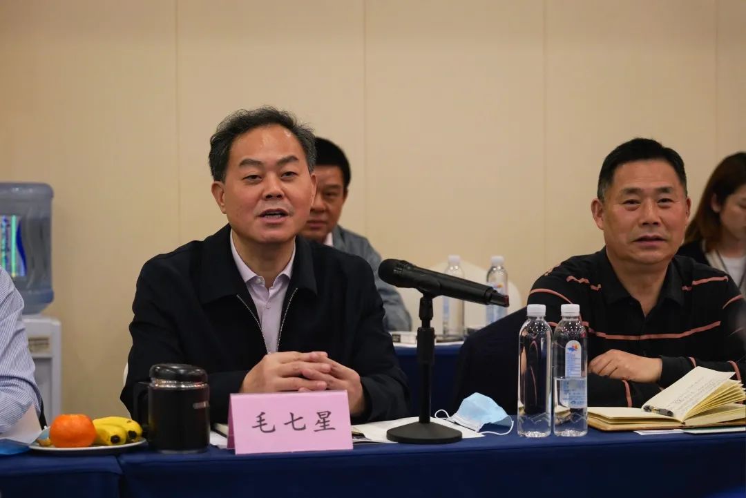 抱团出海，携手共赢！何清华带队赴湖南异地商会结合会造访互换
