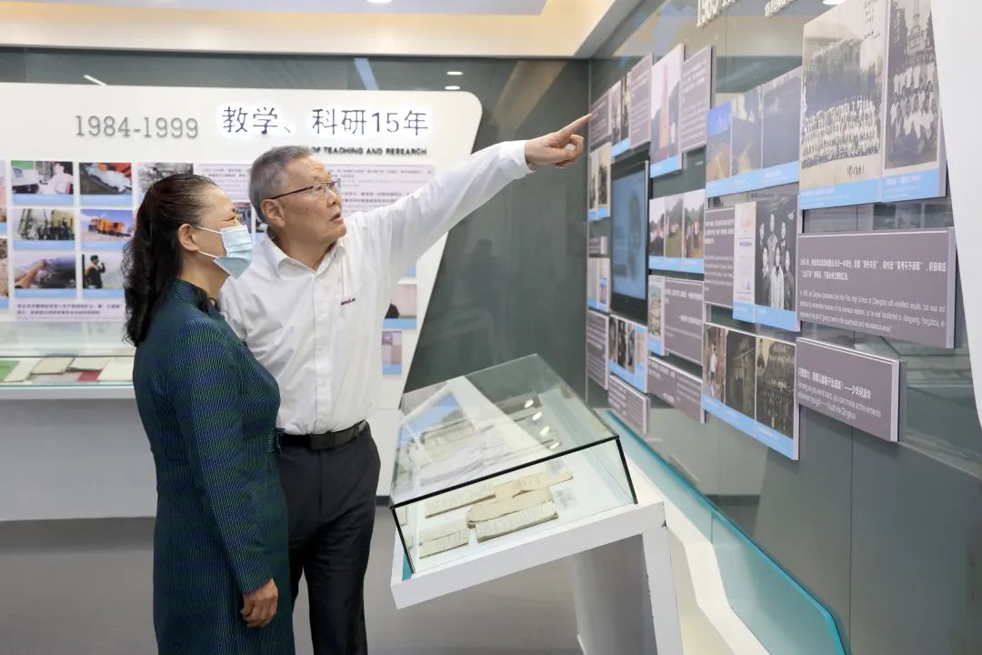 深入产学研合作！中南大学堂长、中国工程院院士田红旗率团造访银河集团9873cm智能