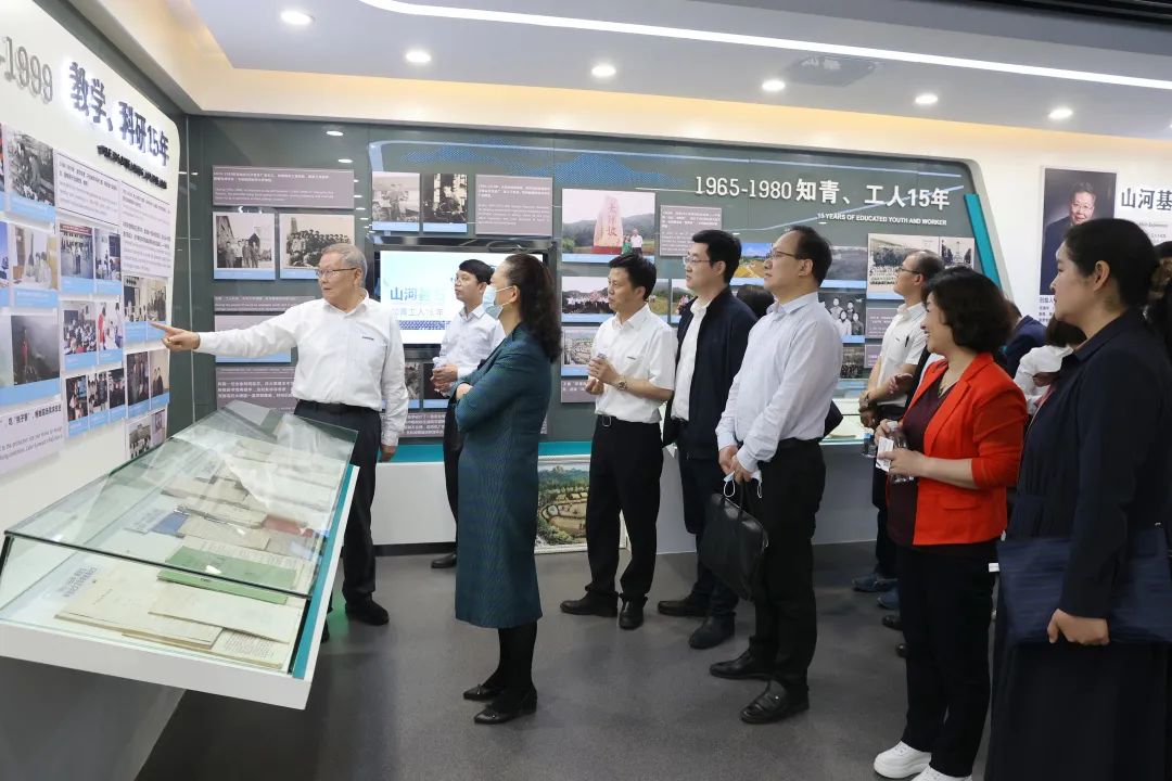 深入产学研合作！中南大学堂长、中国工程院院士田红旗率团造访银河集团9873cm智能
