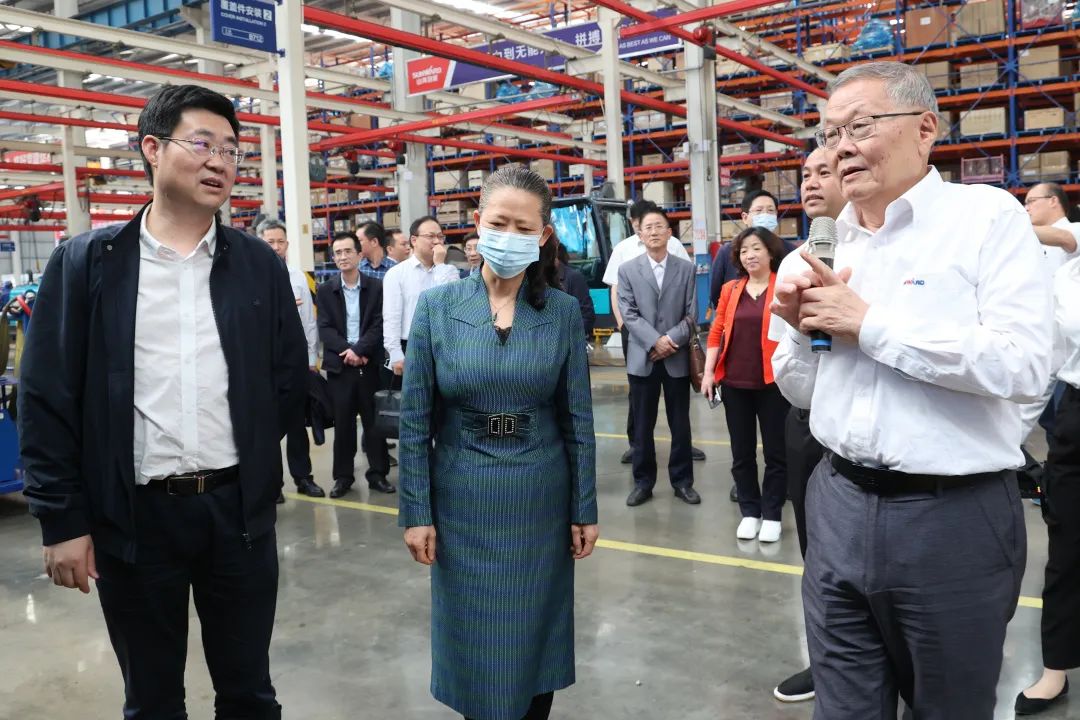 深入产学研合作！中南大学堂长、中国工程院院士田红旗率团造访银河集团9873cm智能