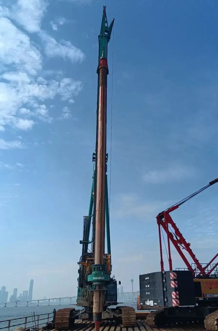 20220601084003_63618 乘风破浪的旋挖钻机!银河集团9873cm智能助建澳氹第四跨海大桥