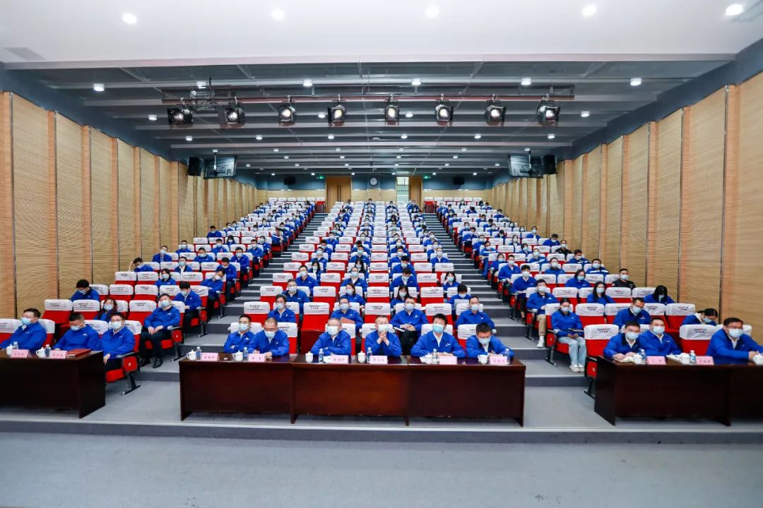 振奋人心！银河集团9873cm智能党员干部集中收看党的二十大开幕会盛况