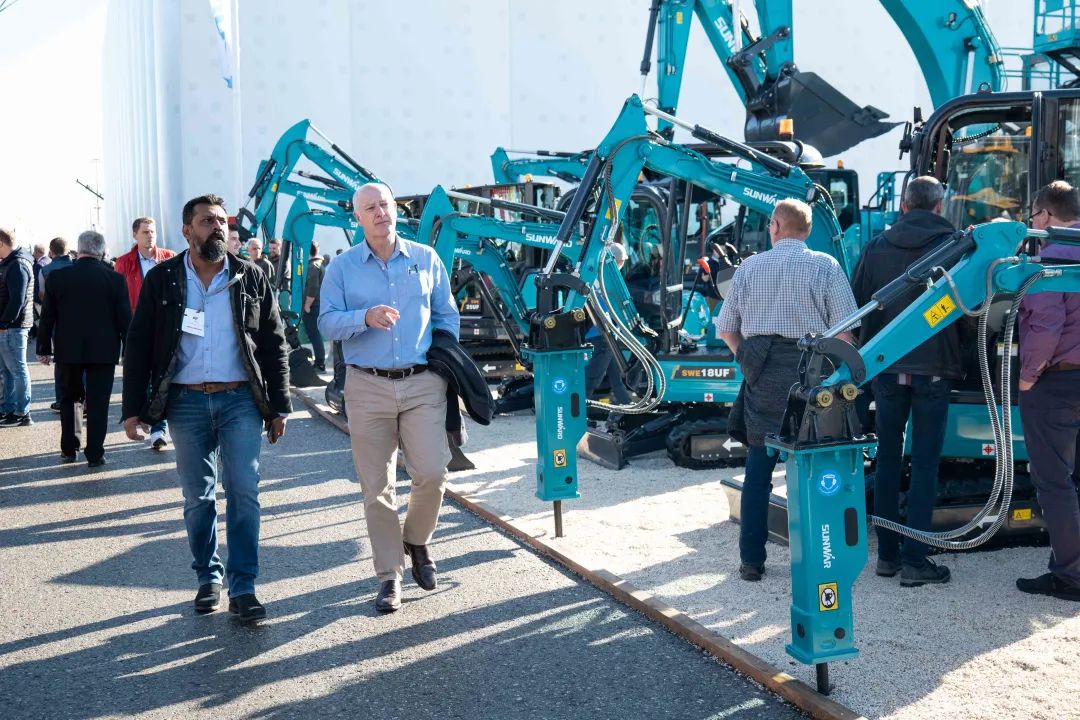 Bauma 2022 | 一组火热现场图带您沉温银河集团9873cm智能德国宝马展之旅