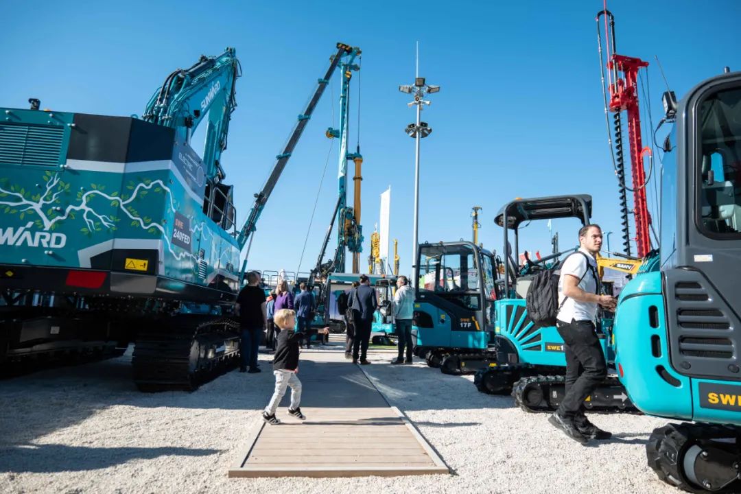 Bauma 2022 | 一组火热现场图带您沉温银河集团9873cm智能德国宝马展之旅