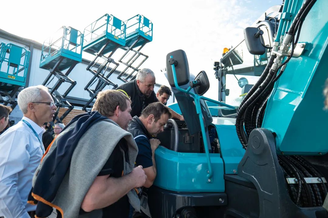 Bauma 2022 | 一组火热现场图带您沉温银河集团9873cm智能德国宝马展之旅