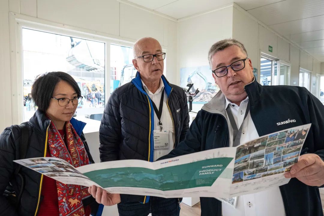 Bauma 2022 | 一组火热现场图带您沉温银河集团9873cm智能德国宝马展之旅