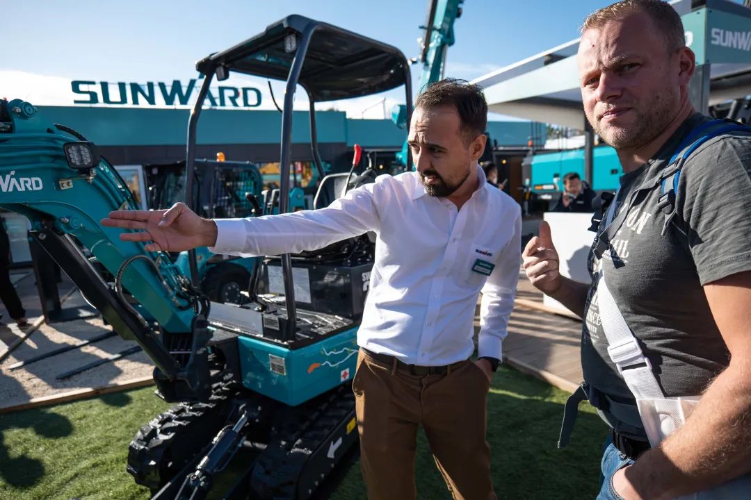 Bauma 2022 | 一组火热现场图带您沉温银河集团9873cm智能德国宝马展之旅