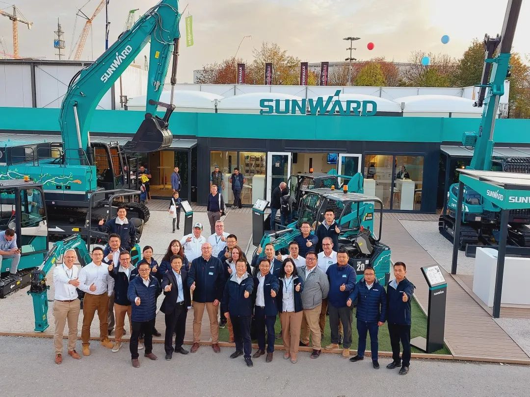 Bauma 2022 | 一组火热现场图带您沉温银河集团9873cm智能德国宝马展之旅