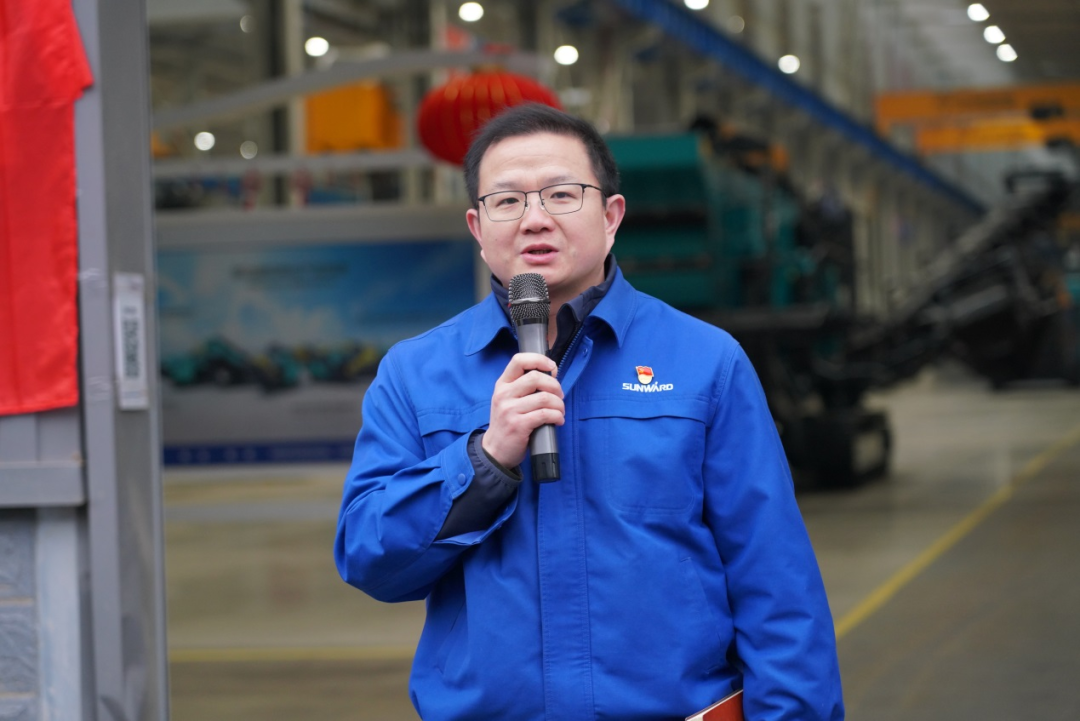 “持证上岗，成为破碎筛分设备的好管家！”