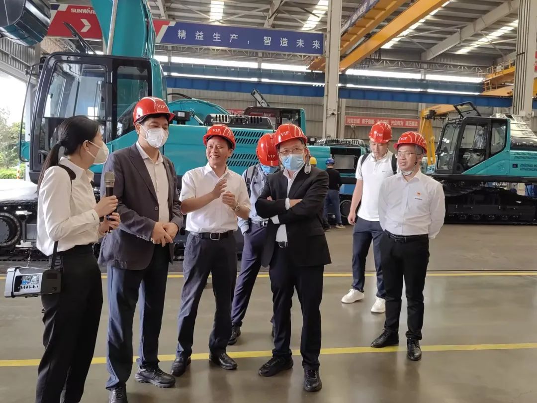 20230523170138_56535 中国科学院院士陈十一率队到访银河集团9873cm智能