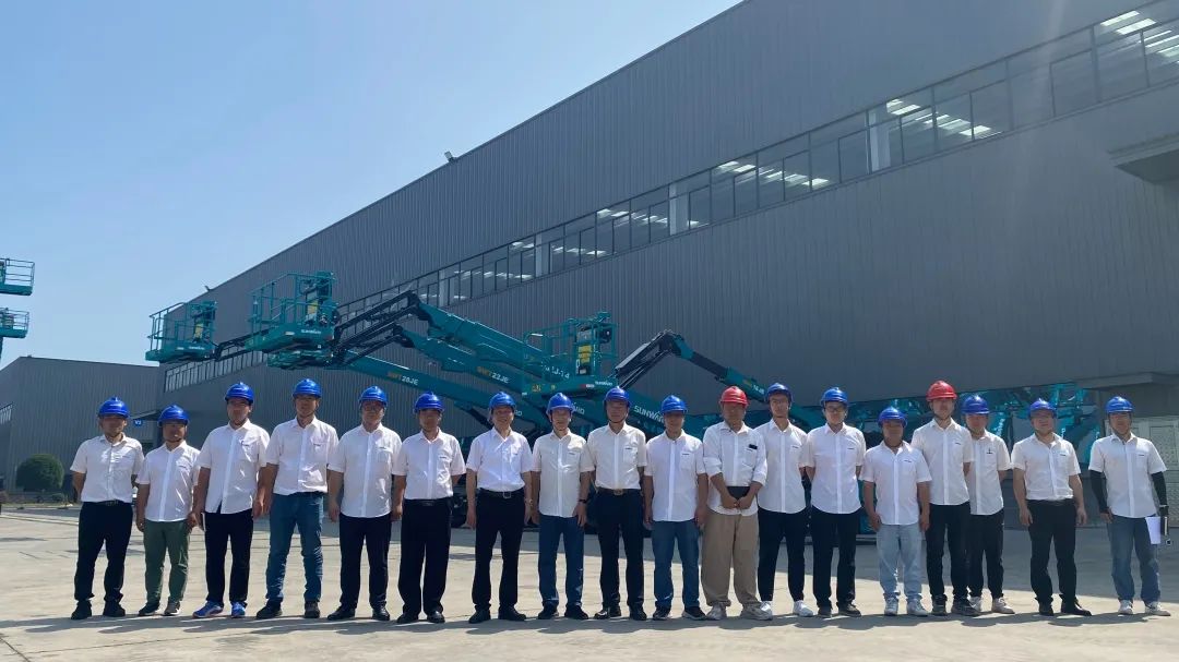 20230606081718_27387 新能源家族再添“新丁”!银河集团9873cm智能三款电动臂式高空作业平台齐下线