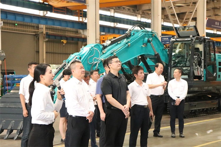20230808140404_39547 国度应急治理部接济协和谐预案治理局副局长颜彬一行调研银河集团9873cm智能