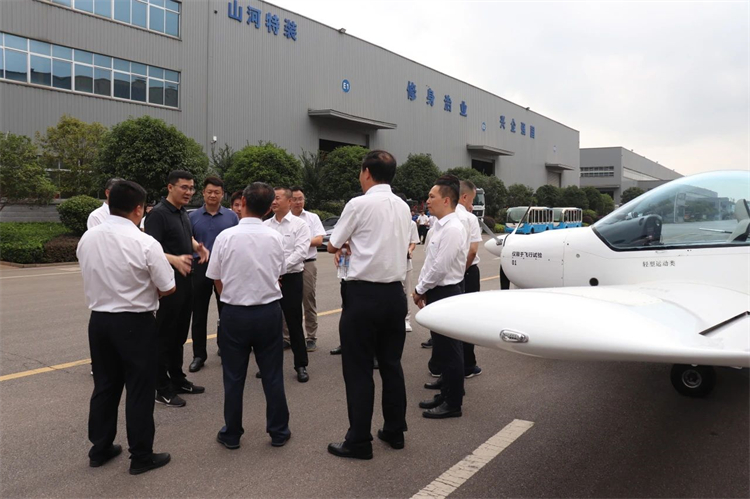 20230808140507_46144 国度应急治理部接济协和谐预案治理局副局长颜彬一行调研银河集团9873cm智能