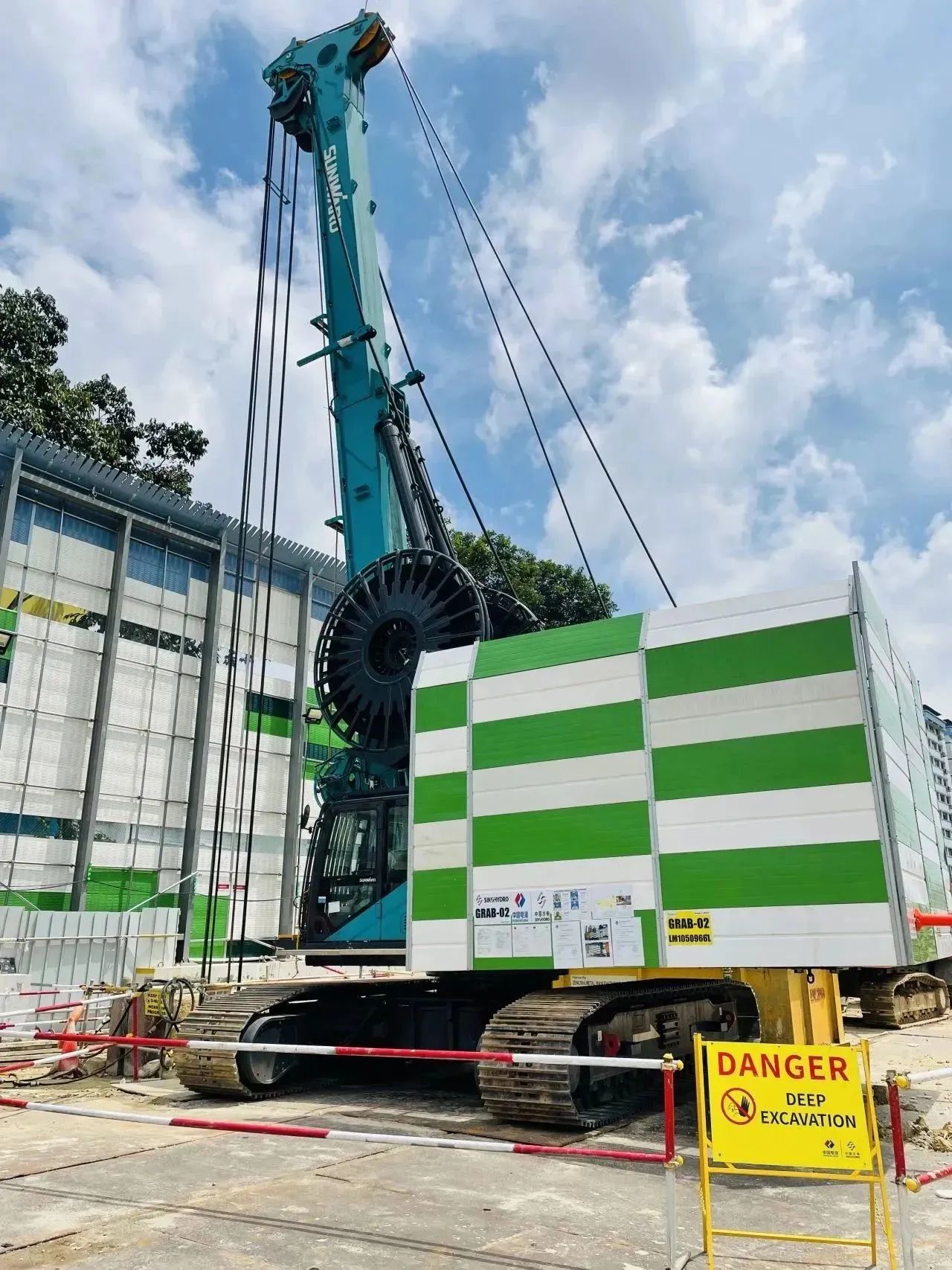 20230810175015_94185 助力国内国际沉大工程!银河集团9873cm智能液压抓斗实力“出圈”