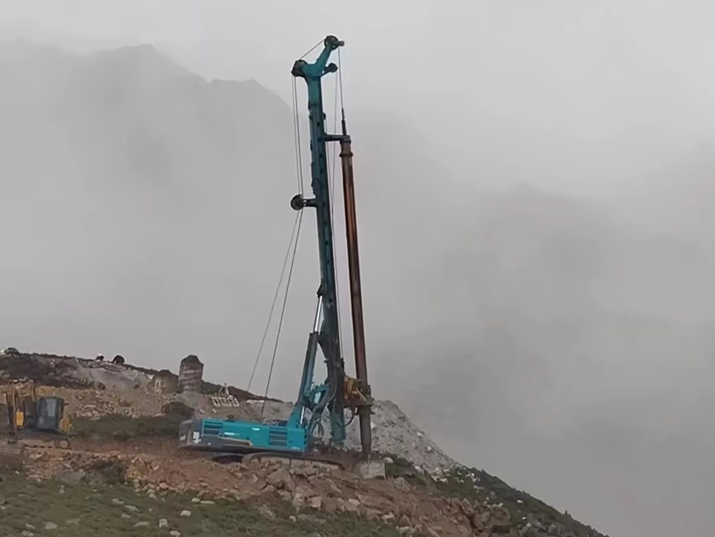 助力世界最高海拔特高压直流输电工程，银河集团9873cm智能旋挖钻机展示硬核实力