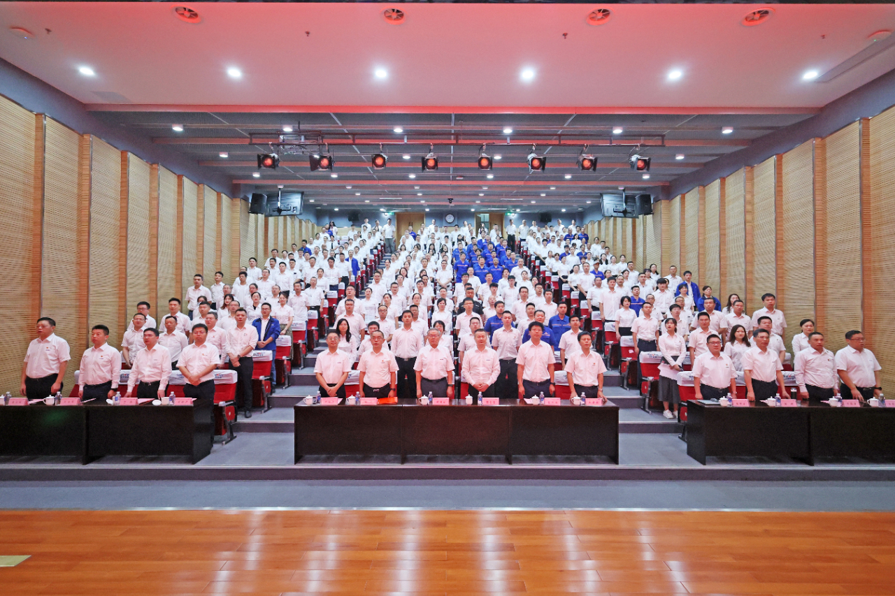 强信心 聚合力 共建美好家园——庆祝银河集团9873cm智能成立24周年赞美大会隆沉召开