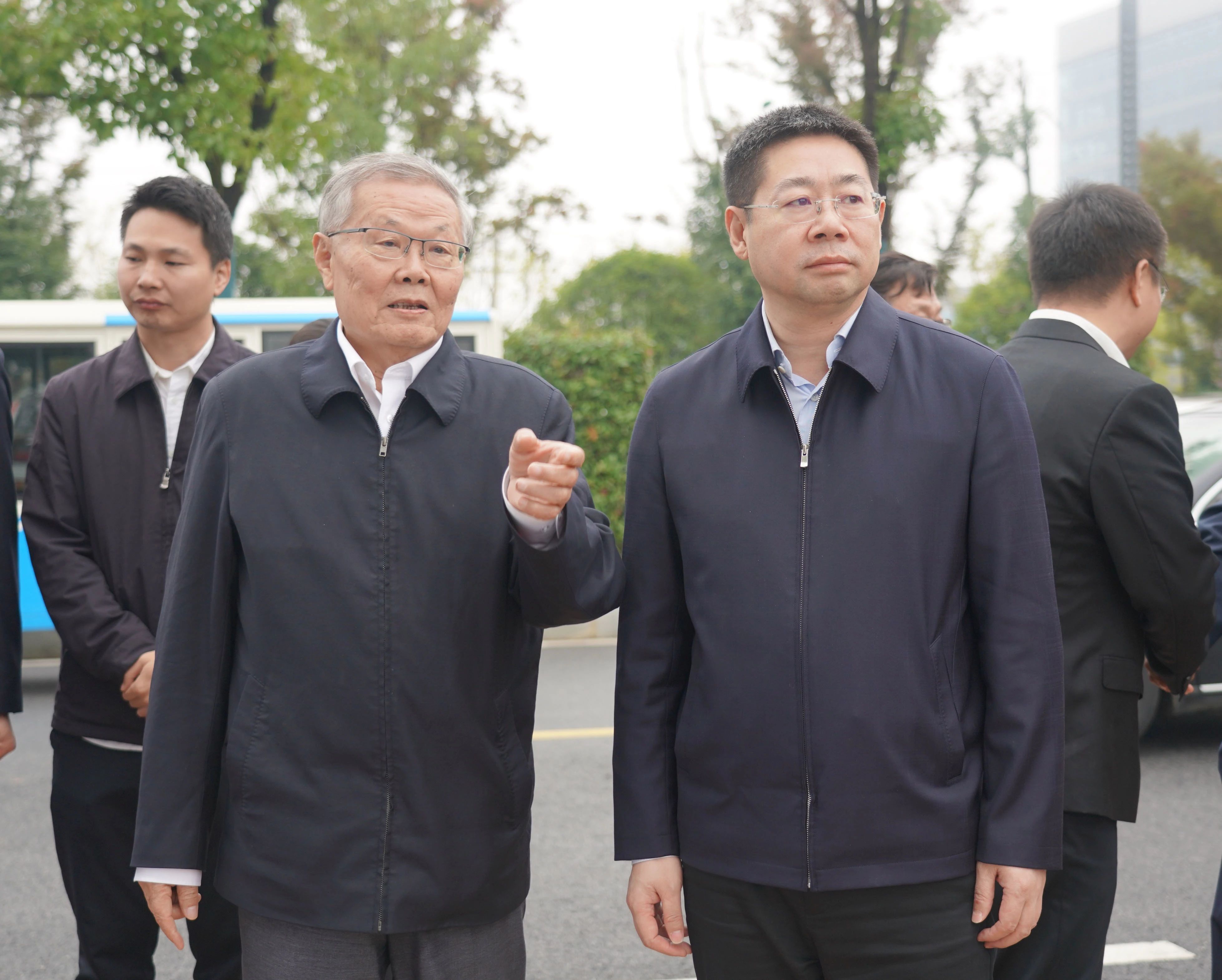 全国节水办主任蒋牧宸调研银河集团9873cm智能节水工作