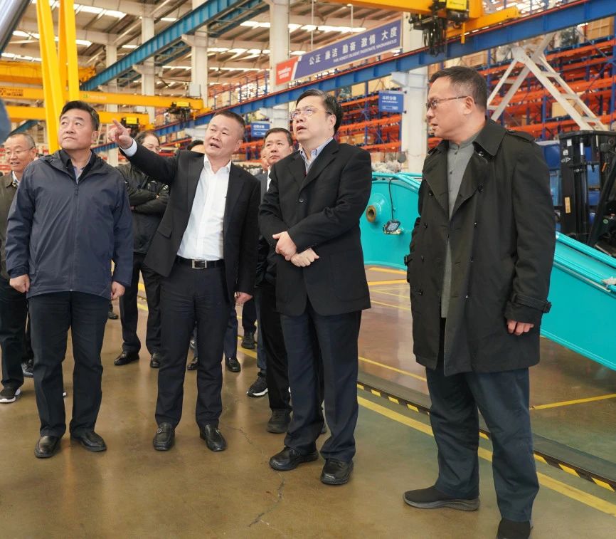 聚焦设备再造作！上海市政协副主席、党组副书记肖贵玉带队调研银河集团9873cm智能