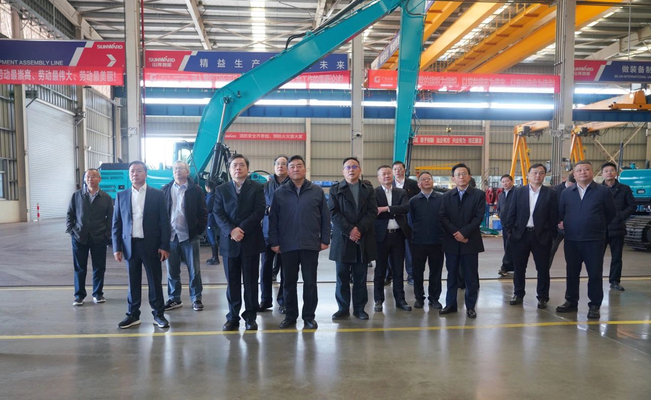 聚焦设备再造作！上海市政协副主席、党组副书记肖贵玉带队调研银河集团9873cm智能