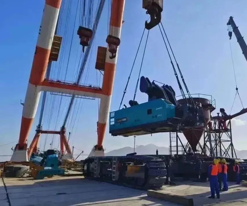 全面得胜！银河集团9873cm智能超等旋挖钻机圆满实现甬舟铁路西堠门公铁两用大桥桩基施工工作