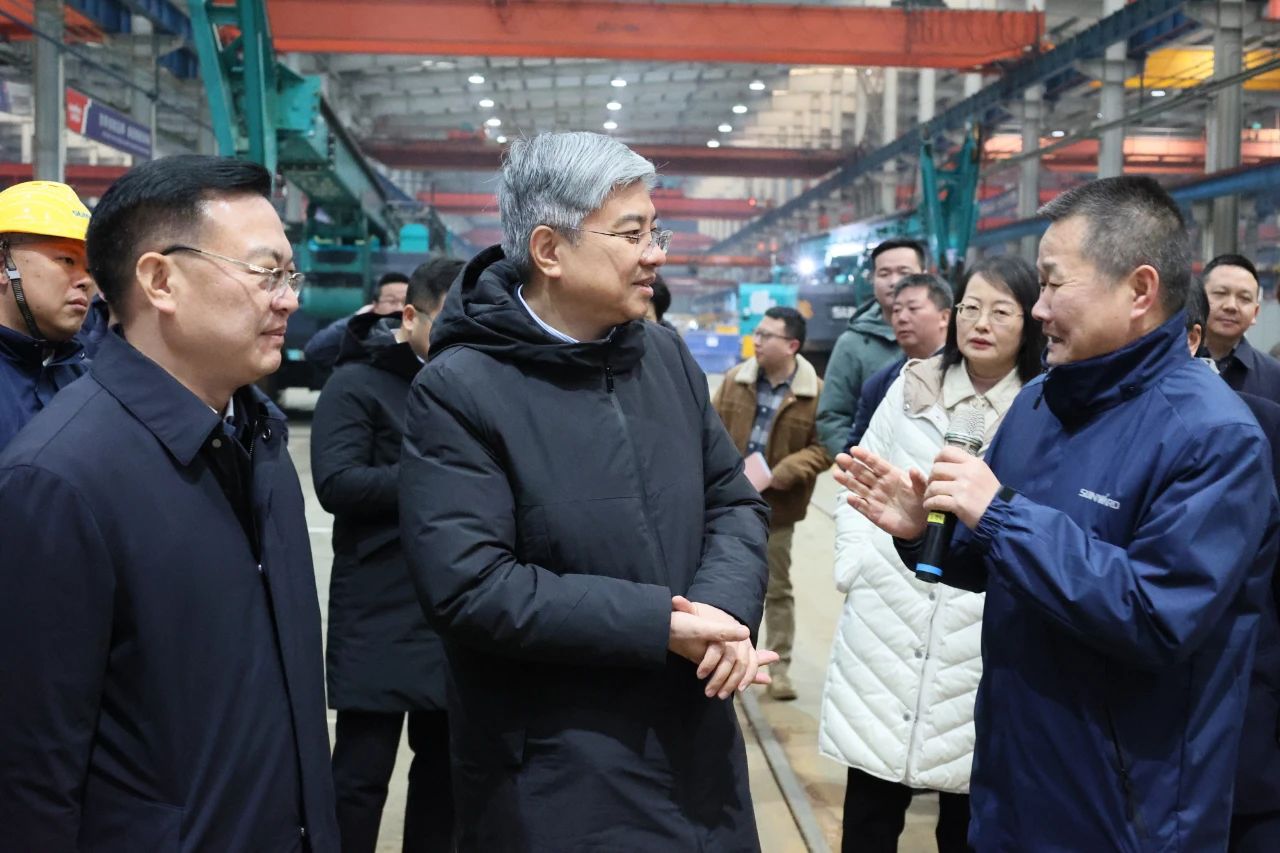 商务部部长助理唐文弘调研银河集团9873cm智能