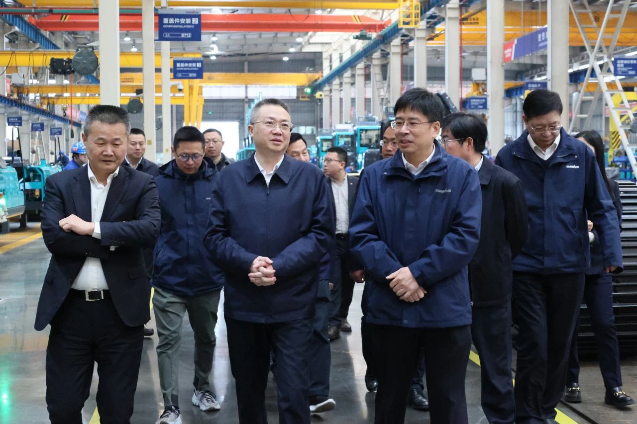 长沙市人民当局副市长康镇麟调研银河集团9873cm智能