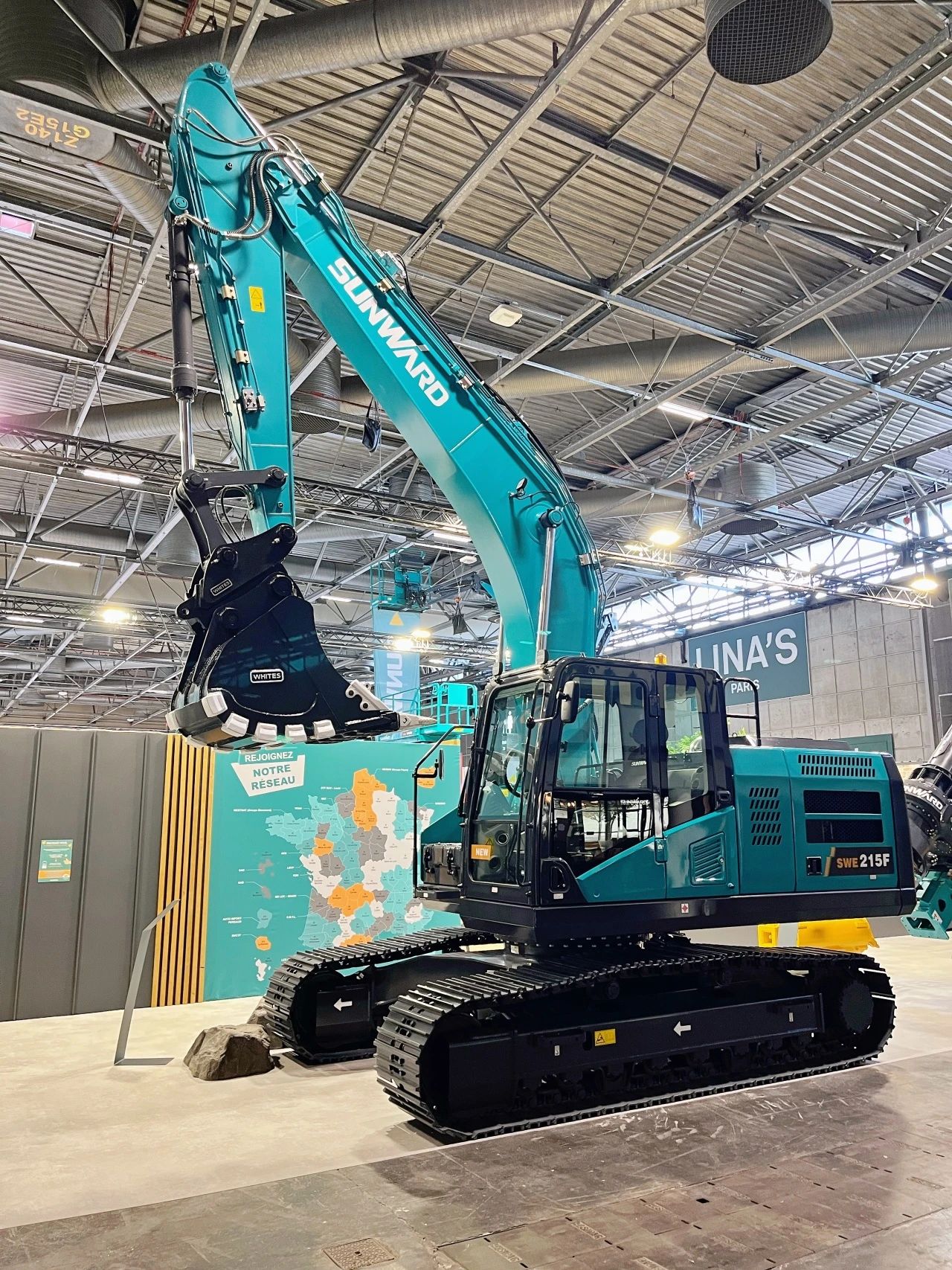 赢战INTERMAT 2024！银河集团9873cm智能土方机械深耕全球高端市场