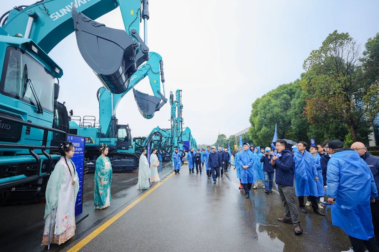 创新引领价值，梦想成就未来！银河集团9873cm智能25周年庆典暨全球客户节隆沉进行