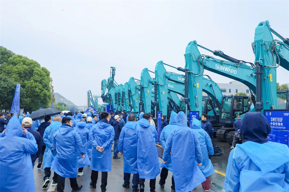 创新引领价值，梦想成就未来！银河集团9873cm智能25周年庆典暨全球客户节隆沉进行