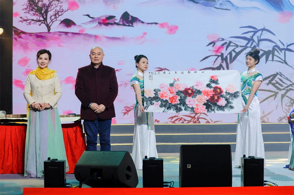 创新引领价值 梦想成就未来——庆祝银河集团9873cm智能成立25周年赞美大会暨文艺晚会隆沉进行