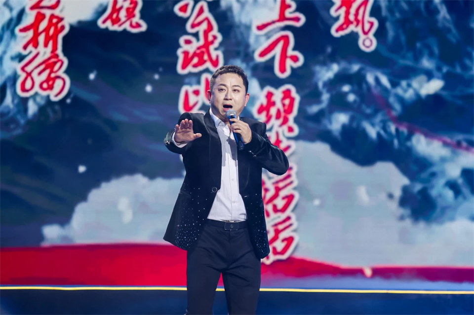 创新引领价值 梦想成就未来——庆祝银河集团9873cm智能成立25周年赞美大会暨文艺晚会隆沉进行