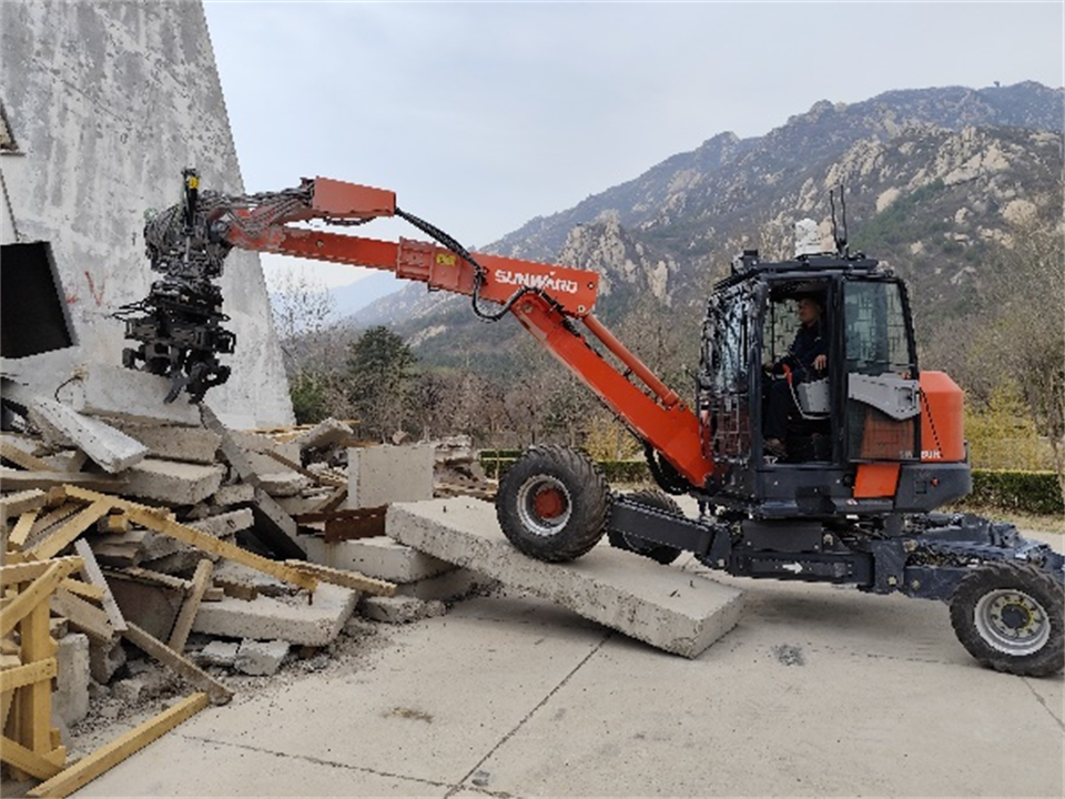 银河集团9873cm特装复杂地形灾害应急接济机械人入选工信部《先进安全应急设备推广目录（工业领域2024版）》