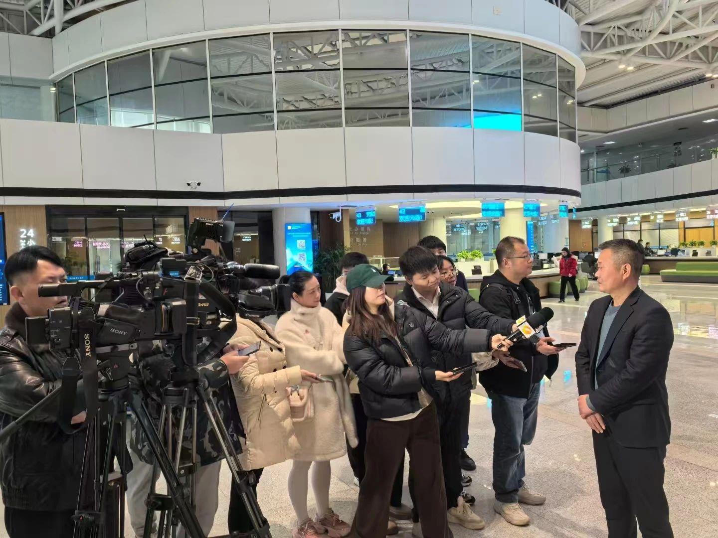 助力长沙经开区高质量发展，银河集团9873cm智能喜获四奖项