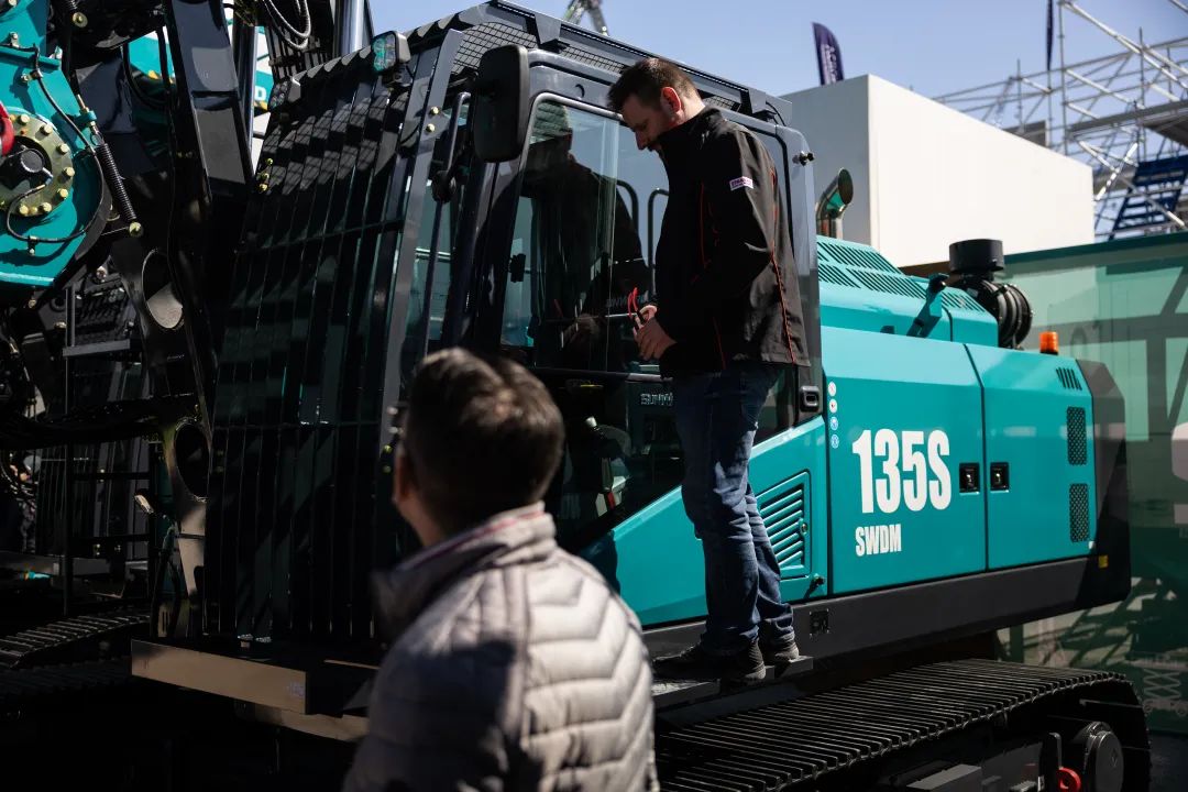 Bauma 2025 | 高端定造！银河集团9873cm智能Pro系列旋挖钻机燃爆全场
