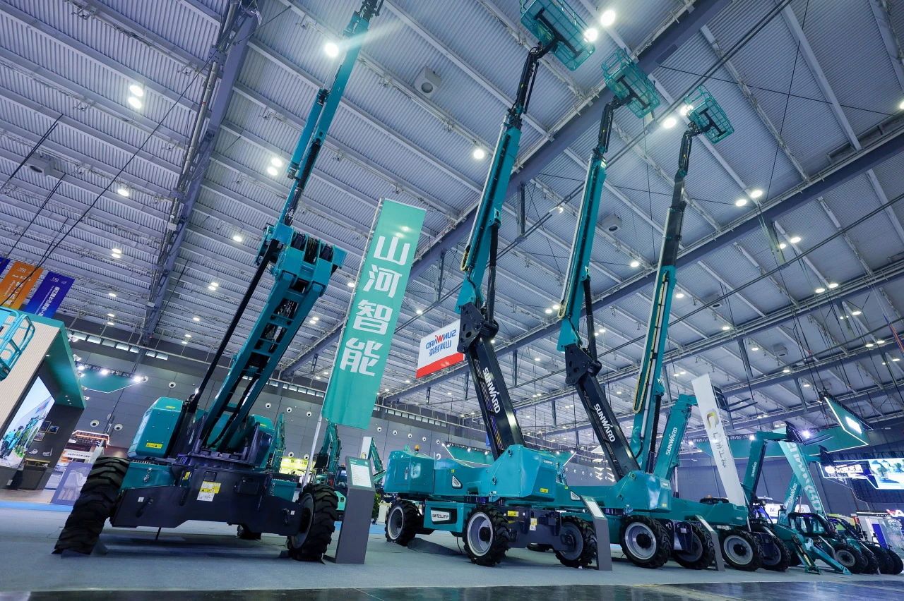 2025 CICEE | 银河集团9873cm智能SWT34JE-P电动直臂式高空作业平台沉磅颁布！