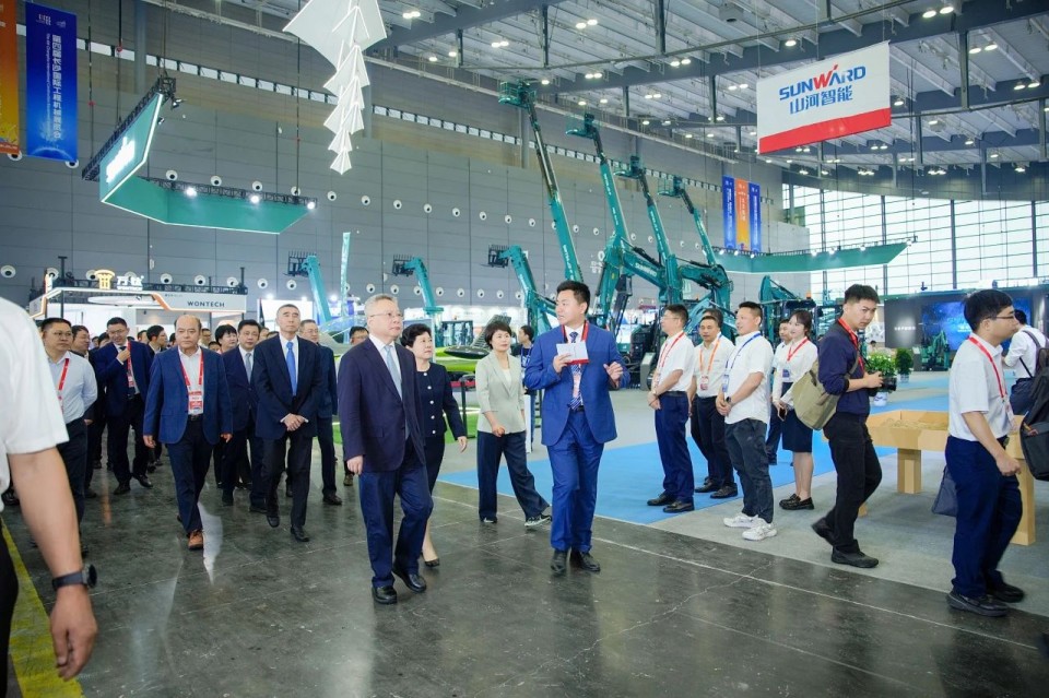 2025 CICEE | 银河集团9873cm智能实力闪灼2025长沙国际工程机械展