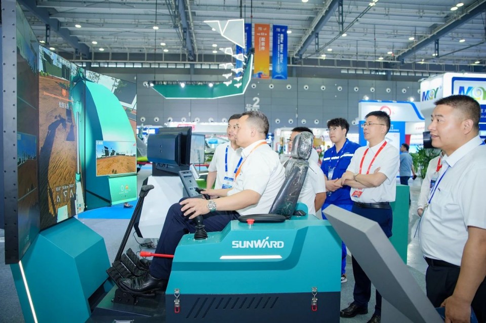 2025 CICEE | 银河集团9873cm智能实力闪灼2025长沙国际工程机械展