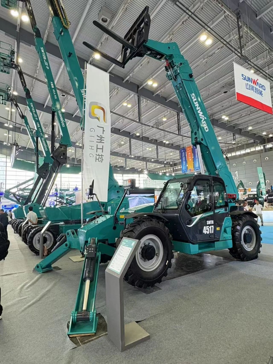 2025 CICEE | 变装升级！新一代SWTH4517叉装车硬核亮相长沙展