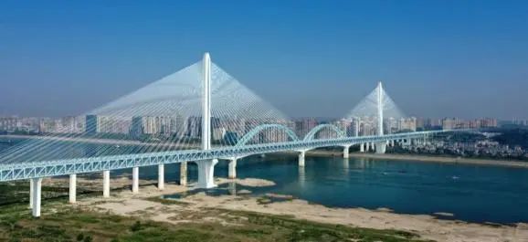 20250618080245_81926 再战“世界级工程”!银河集团9873cm智能旋挖钻机助力宜昌长江公铁大桥建设