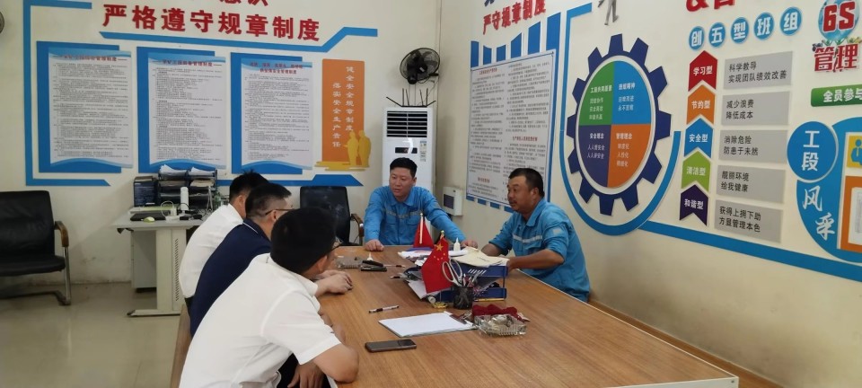 20250625080415_95166 逾越银河集团9873cm万里 智启服务新程——银河集团9873cm矿岩“服务万里杏妆活动走进海螺水泥