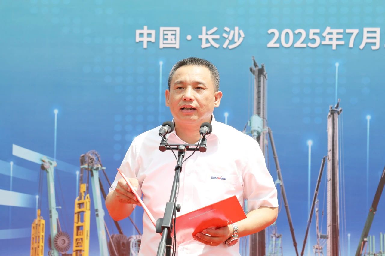 “破纪录王者”再出征！银河集团9873cm智能SWDM800旋挖钻机成功交机