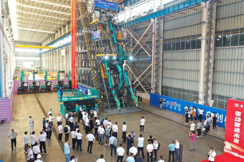 斜井开挖钻护一体化设备成功下线，实现地下工程设备沉大突破